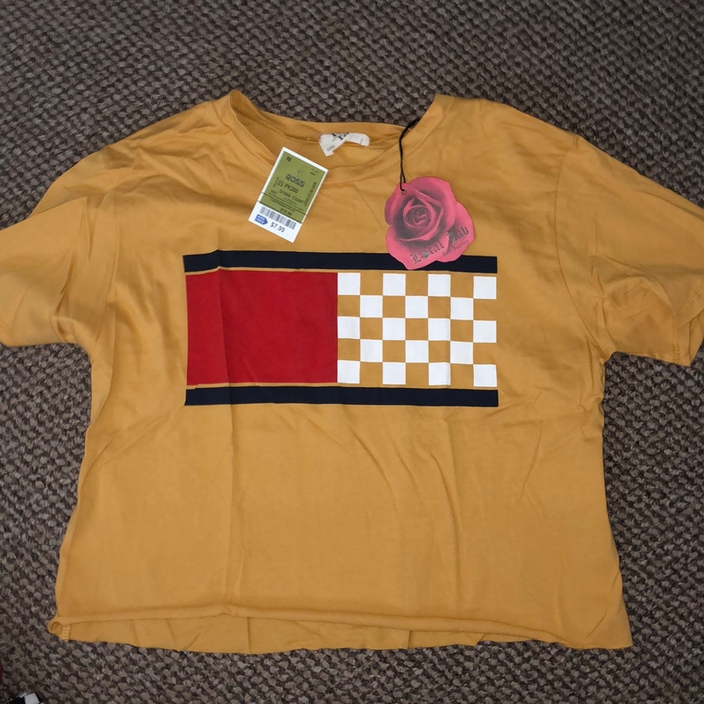 Cropped yellow T-shirt